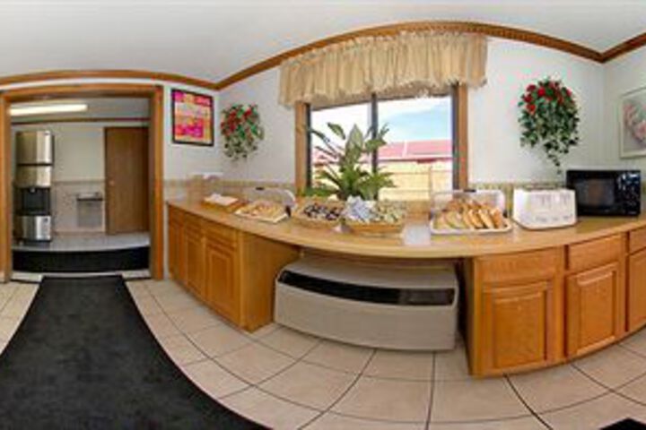 Breakfast/Coffee Service 2 of 8