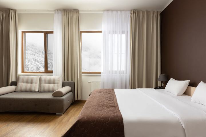 Room 17 of 36