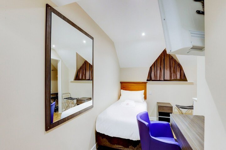 Room 20 of 54