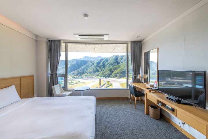 Room 20 of 100