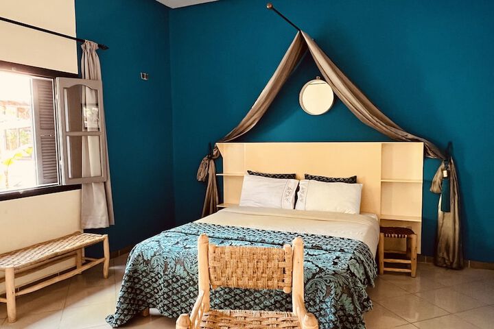 Room 8 of 27