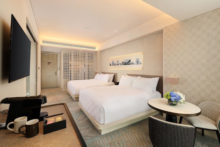 Room 10 of 39