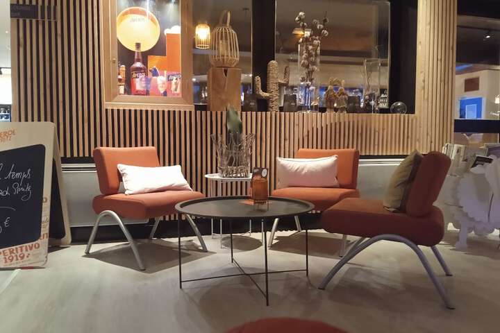 Lobby sitting area