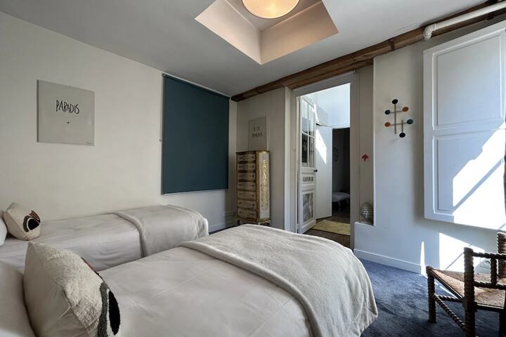 Room 5 of 28