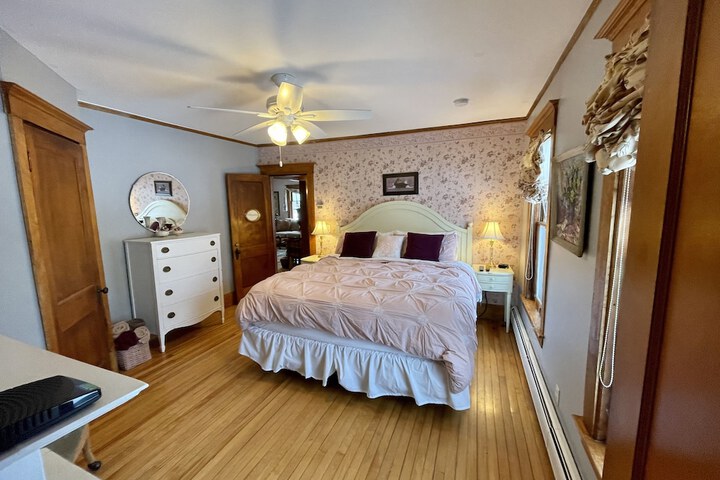 Room 7 of 60