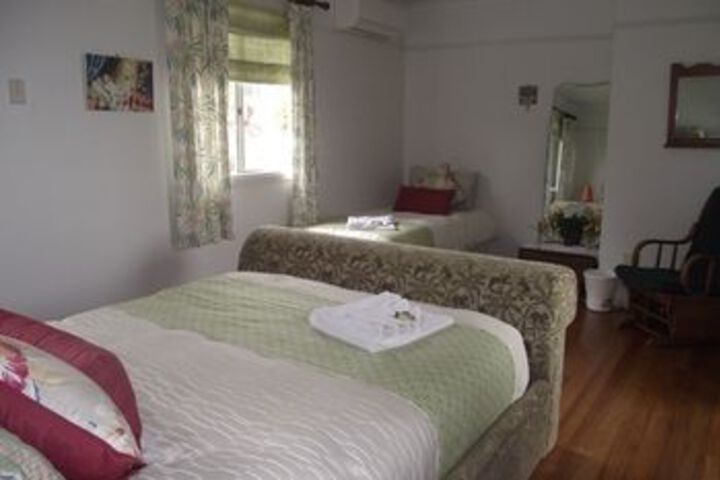 Room 15 of 33