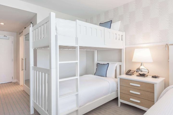 Room 30 of 125