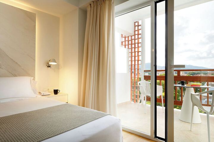 Room 28 of 187