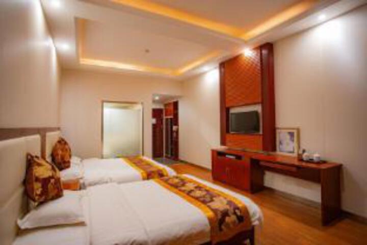 Room 6 of 7