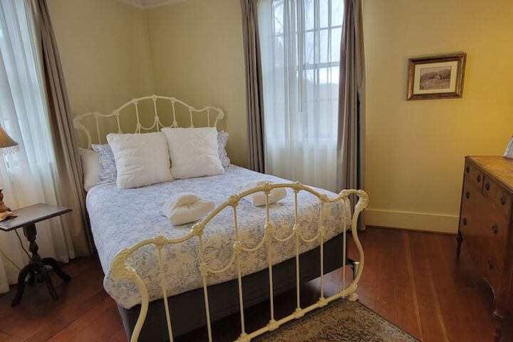 Room 3 of 44