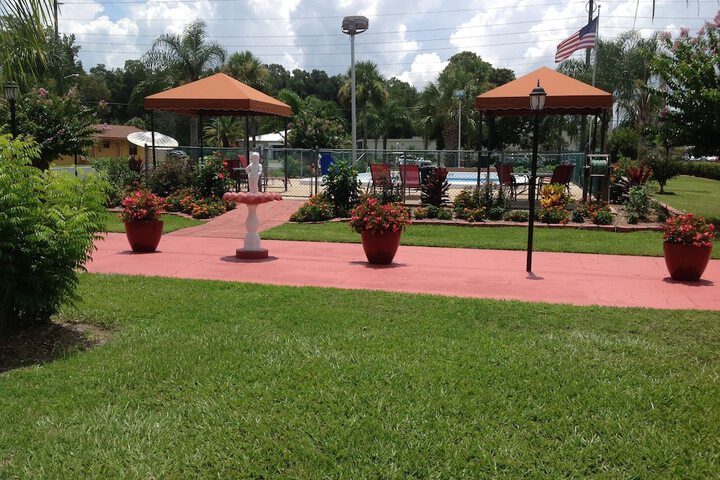 Property Grounds 19 of 38