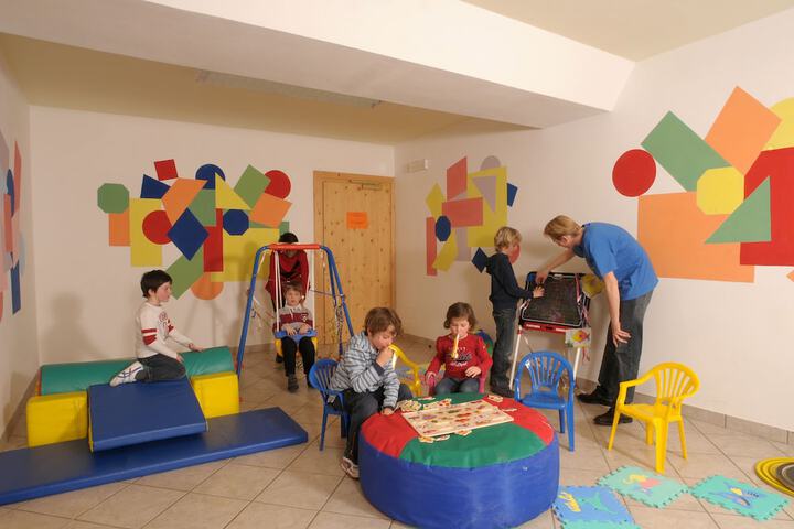 Childrens Activities 41 of 60
