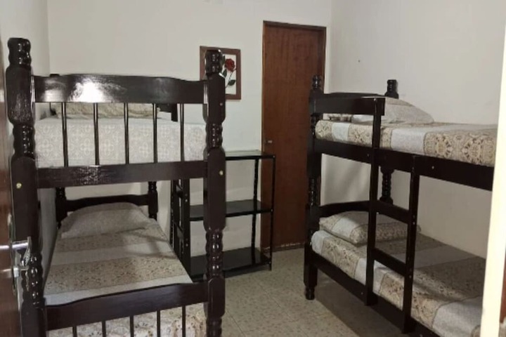 Room 4 of 40