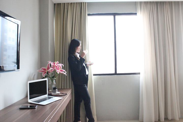 Room 10 of 38