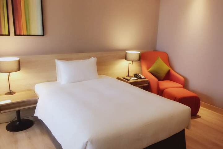 Room 12 of 63