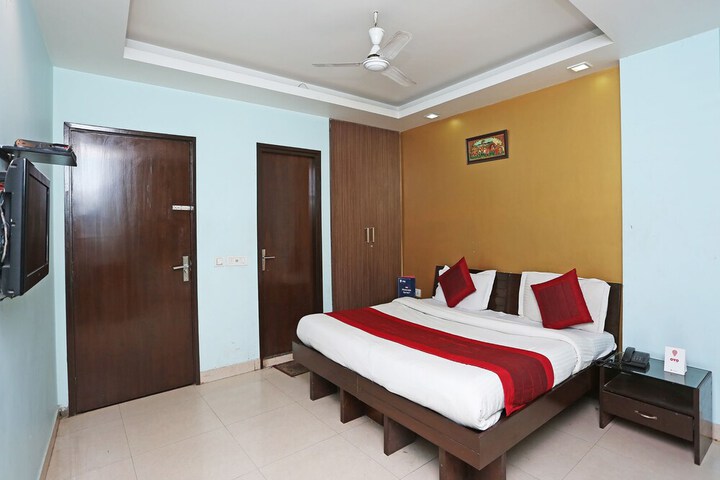 Room 25 of 36