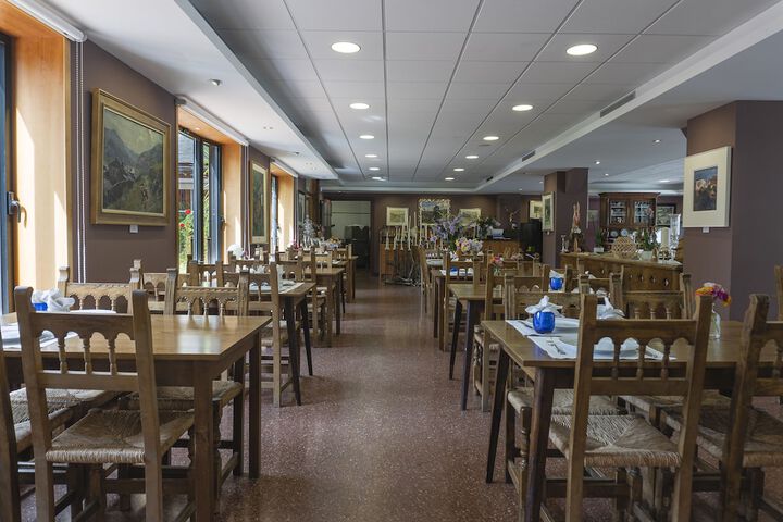Dining 55 of 91