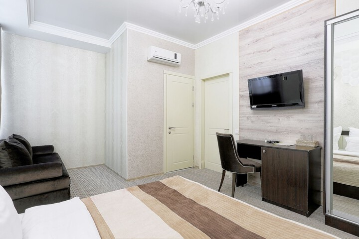 Room 30 of 49