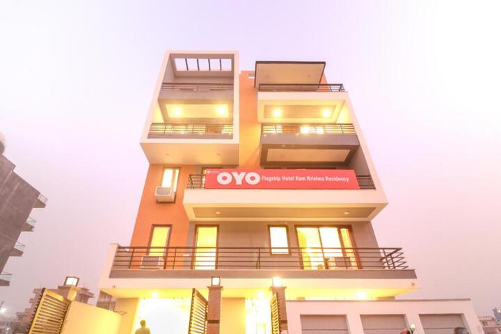 Hotel O Comfort Residency Near Artemis Hospital