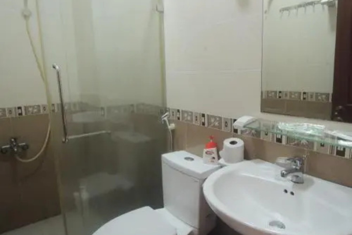Room 8 of 11