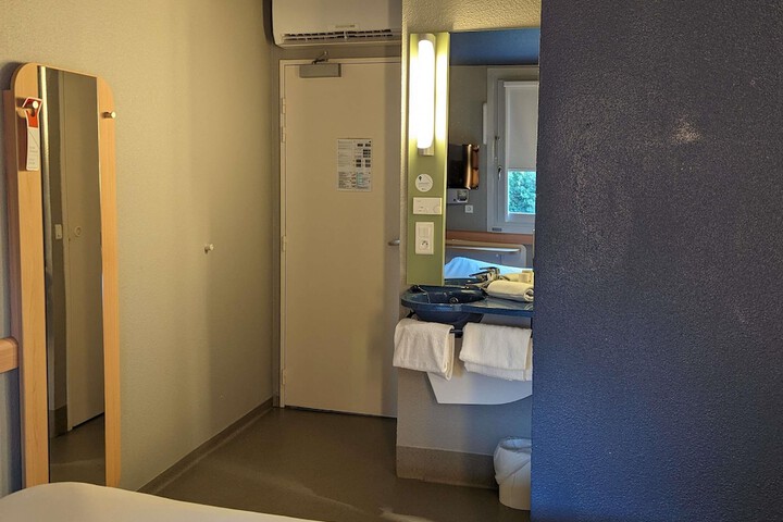 Room 7 of 39