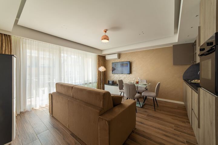 Room 395 of 645