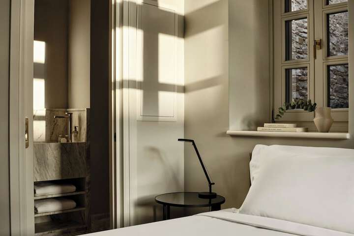 Room 47 of 206