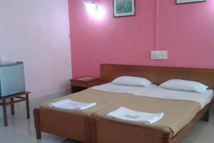 Room 9 of 27