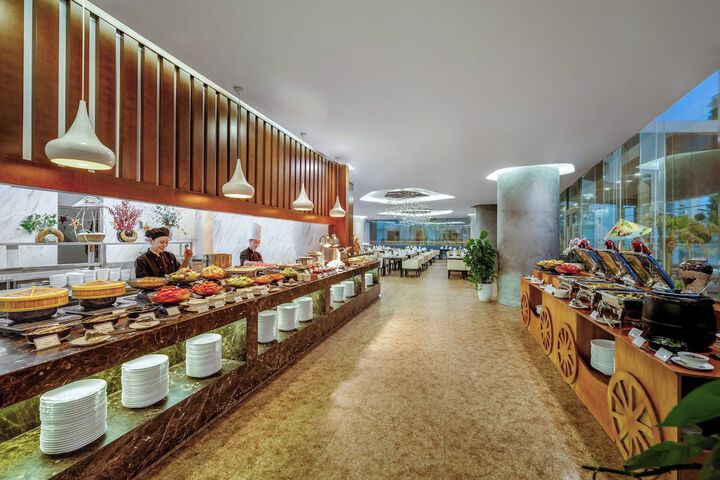 Dining 47 of 74