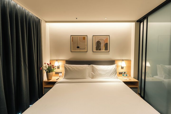 Room 3 of 78