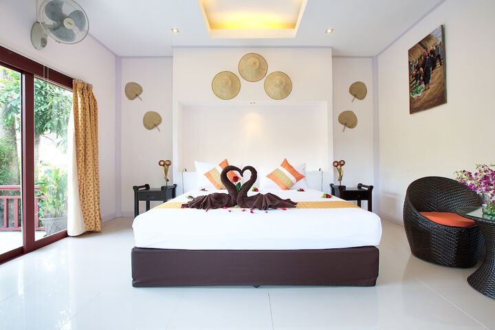 Room 3 of 114