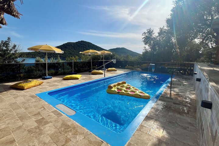 Pool 18 of 24