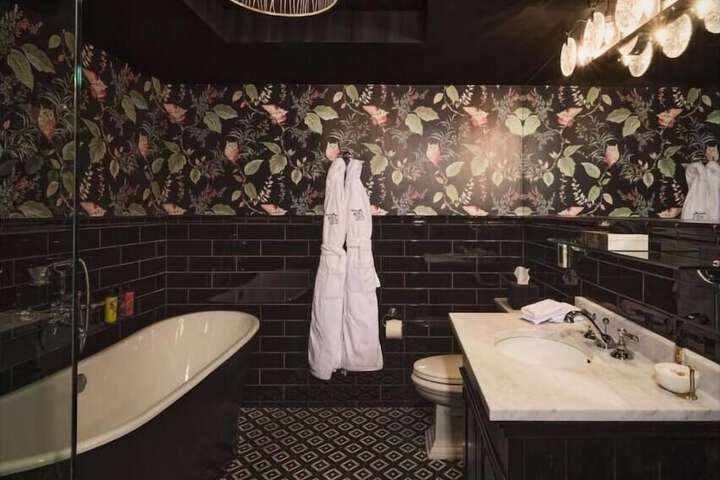 Room 4 of 13