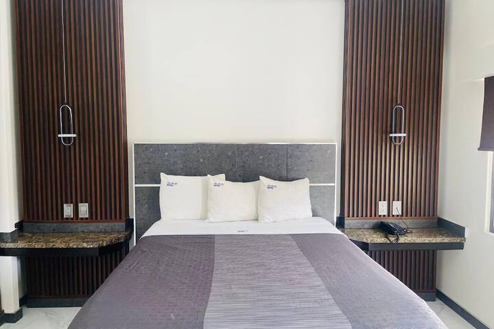 Room 10 of 19