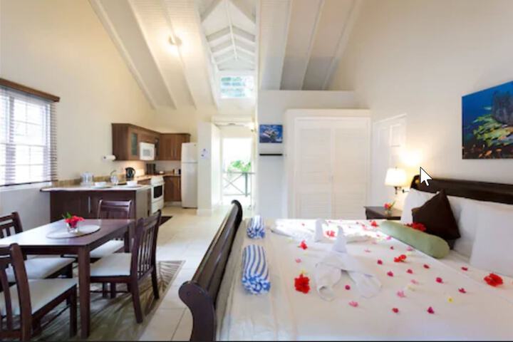 Room 4 of 82