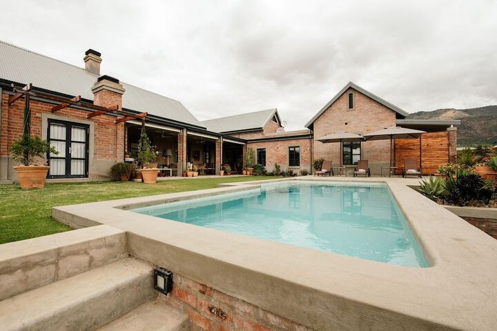 Pool 53 of 162