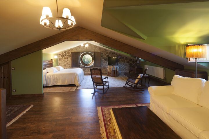 Room 6 of 47