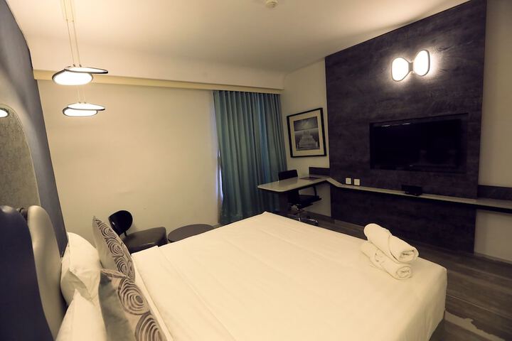 Room 9 of 50