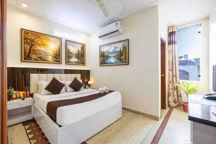Room 6 of 20