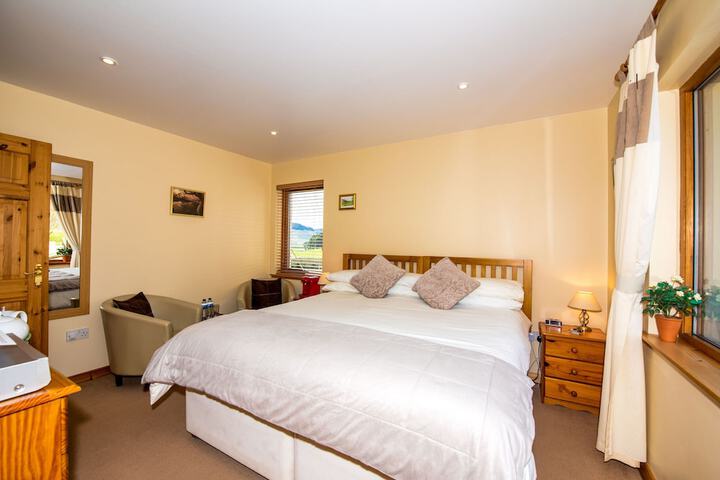 Room 5 of 48