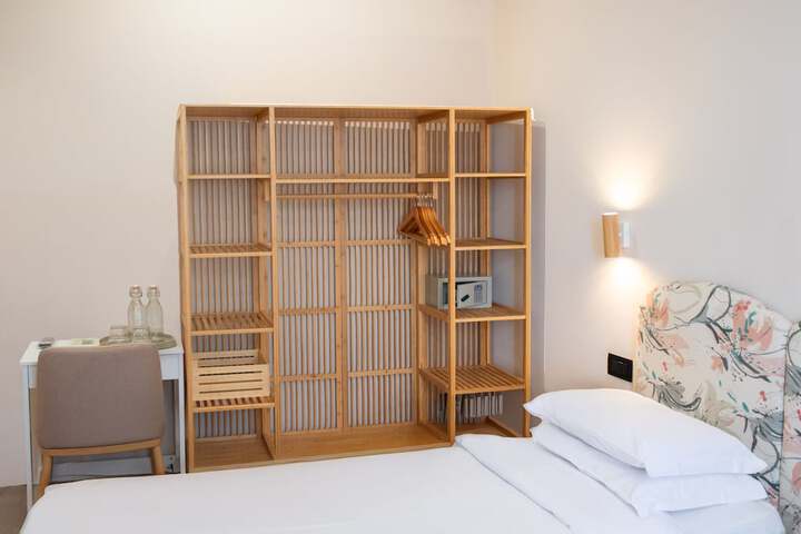Room 15 of 54