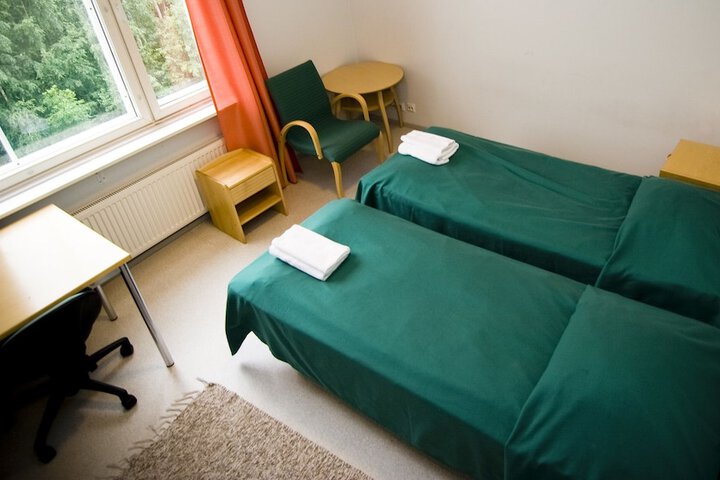 Room 8 of 27