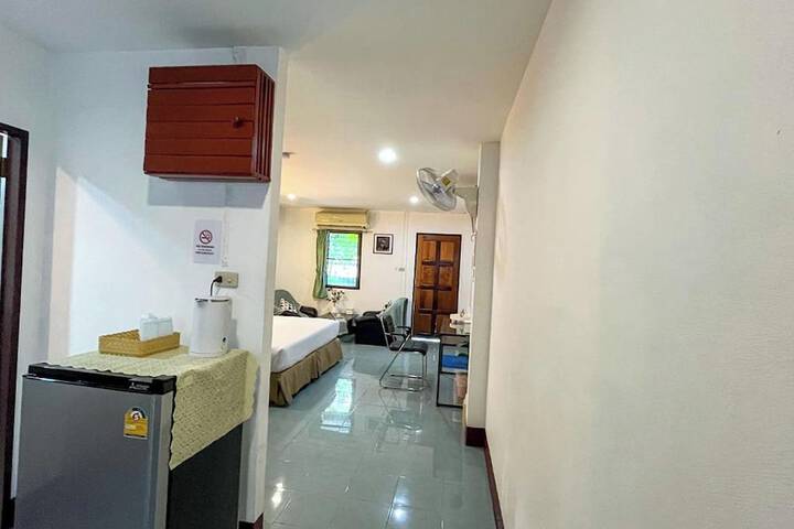 Room 31 of 208