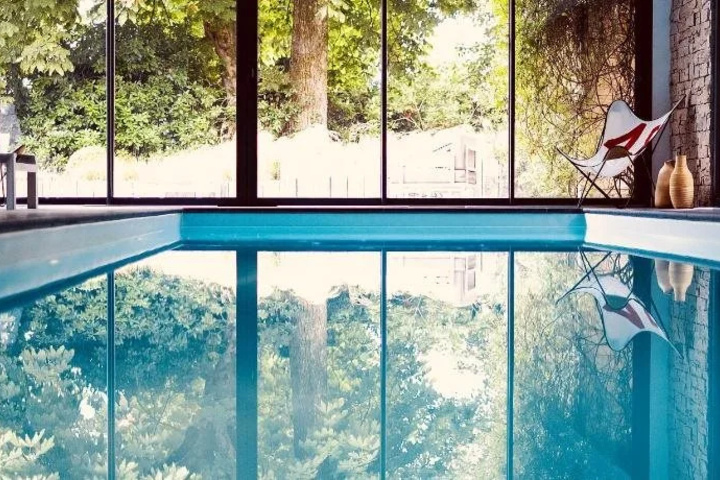 Pool 13 of 18