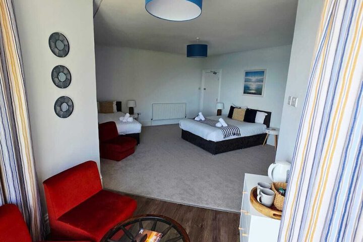 Room 33 of 93