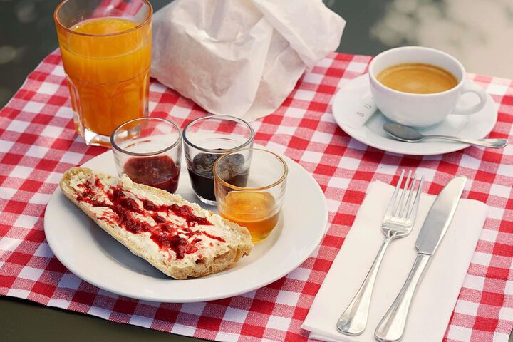 Breakfast/Coffee Service 65 of 158