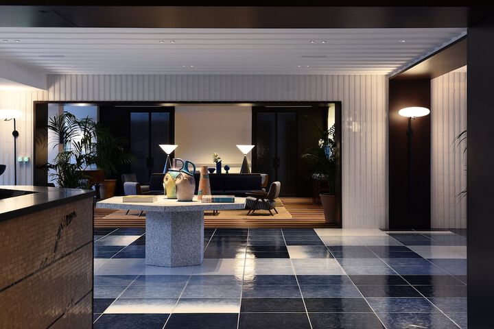 Guest Lobby