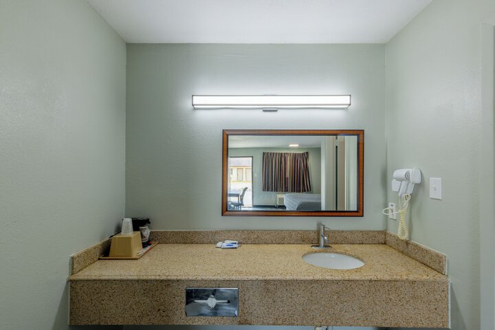 Room 17 of 21