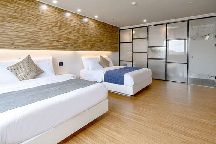 Room 10 of 155