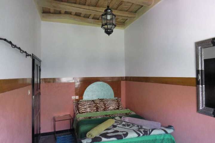 Room 4 of 12